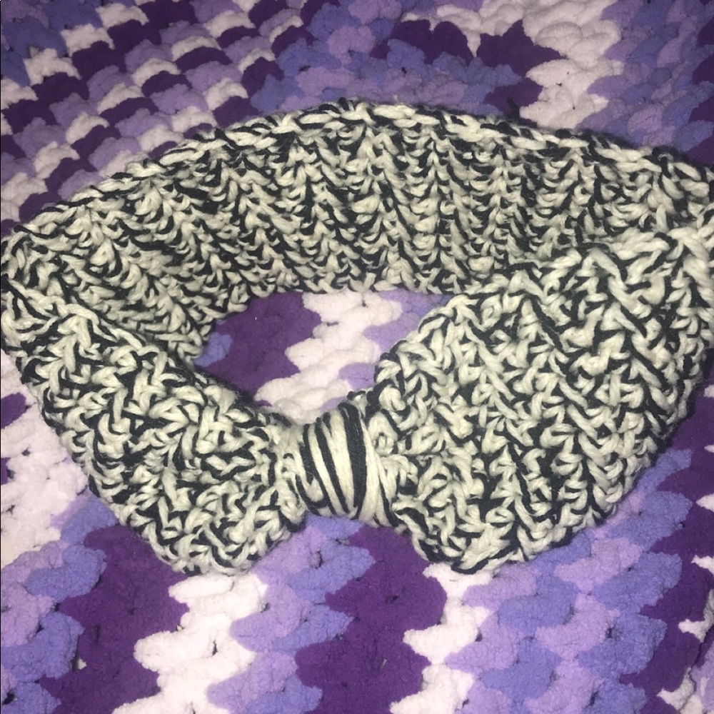 Black and white crochet headband
